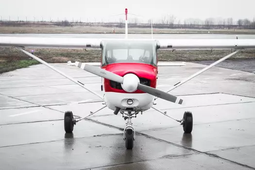 Подарочный сертификат «Полет на самолете за штурвалом» (20 минут, 1 человек)