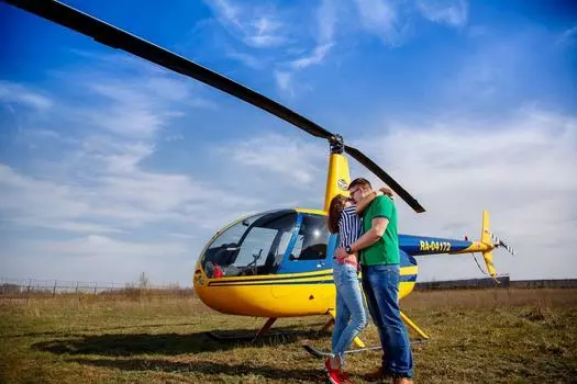 Подарочный сертификат «Полет на вертолете» (20 минут, От 1 до 3 чел.)