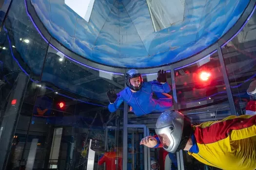 Подарочный сертификат «Полет в аэротрубе» (2 минуты/будний, 1 детский)