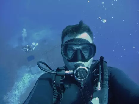 Подарочный сертификат «Пробное погружение с аквалангом» (2 часа, 1 человек)