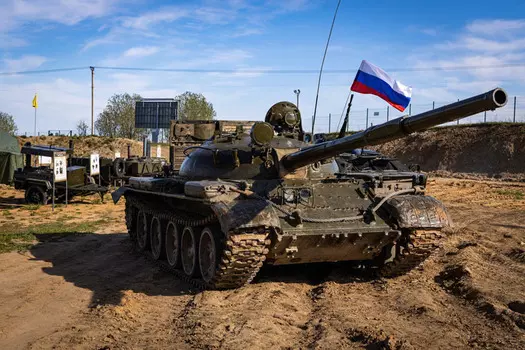 Подарочный сертификат «Программа на танке Т-62» (1 час 30 минут, от 1 до 5 человек)