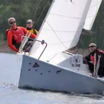 Подарочный сертификат «Прогулка на парусной яхте» (2 часа 30 мин, 1 человек (в группе))