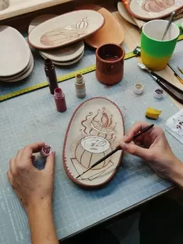 Подарочный сертификат «Роспись керамической тарелки» (1,5 часа, 1 человек)