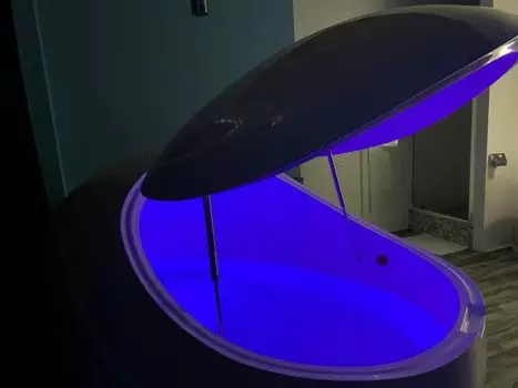 Подарочный сертификат «СПА-программа Флоатинг + массаж» (2 часа 30 мин, 1 человек)