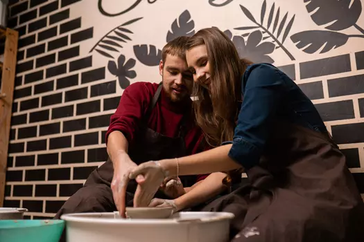 Подарочный сертификат «Свидание в гончарной мастерской» (1 час 20 минут, 2 человека)