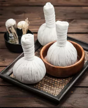 Подарочный сертификат «Тайский массаж горячими травяными мешочками» (60 минут, 1 человек)