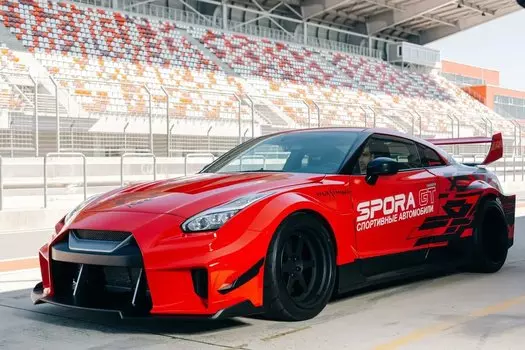 Подарочный сертификат «Заезд на автомобиле Nissan GTR R-35» (Пакет №2, 1 человек)