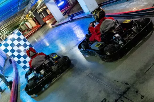 Подарочный сертификат «Заезд на бензиновом карте на крытой трассе» (10 минут, 1 ребенок)