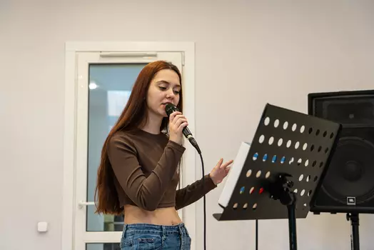 Подарочный сертификат «Занятие вокалом» (1 занятие, 1 человек)