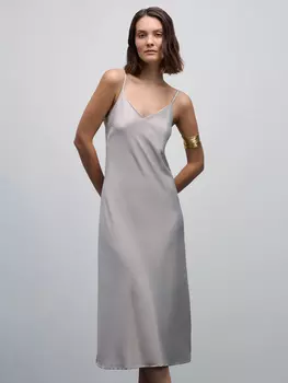 Атласное платье на бретелях