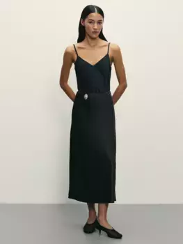 Атласное платье на бретелях