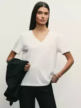 Базовая футболка c V-образным вырезом