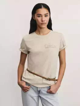 Базовая футболка с вышивкой