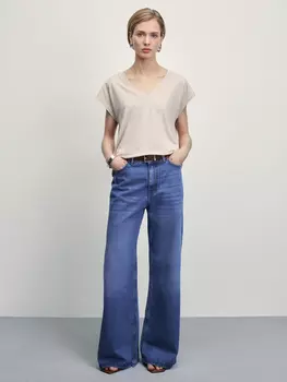 Базовая футболка со спущенным плечом