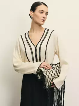 Блузка из вискозы с вышивкой