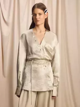 Блузка на запах из ацетатного шелка