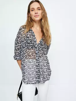 Блузка с карманами