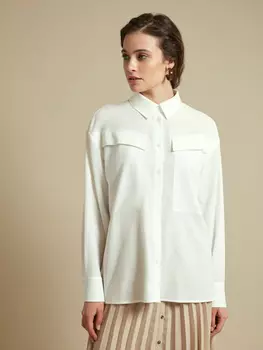 Блузка с накладными карманами