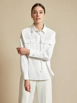 Блузка с накладными карманами