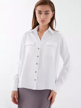 Блузка с накладными карманами