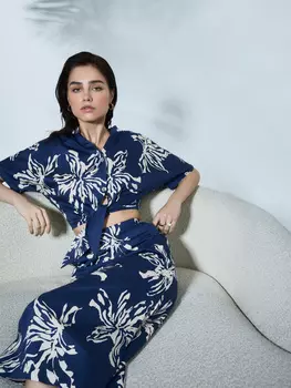 Блузка с узлом