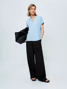 Блузка с вырезом