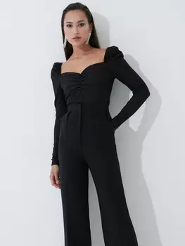 Блузка с вырезом