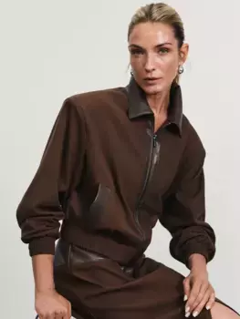 Бомбер с деталями из искусственной кожи