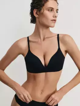 Бюстгальтер с формованными чашками