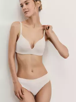 Бюстгальтер с формованными чашками