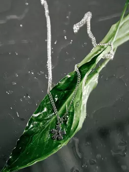 Цепочка с кулонами