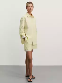 Двуслойные шорты в полоску