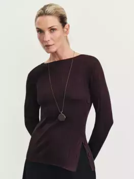 Джемпер из вискозы с разрезом