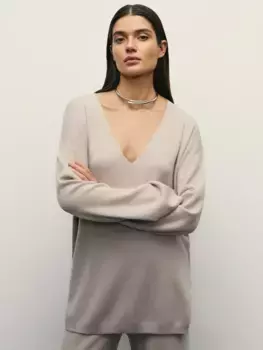 Джемпер из вискозы с V-образной горловиной