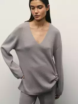 Джемпер из вискозы с V-образной горловиной