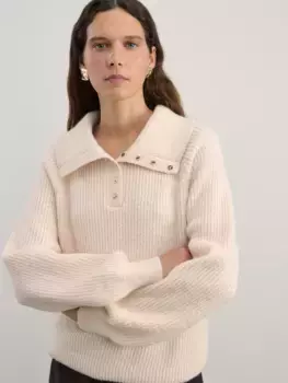 Джемпер с объемным воротом