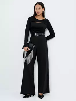 Джемпер с разрезом на груди