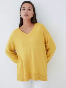 Джемпер с треугольным вырезом