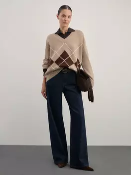 Джемпер с V-образным вырезом