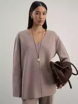 Джемпер с V-образным вырезом