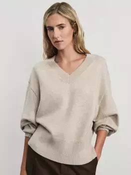 Джемпер с V-образным вырезом
