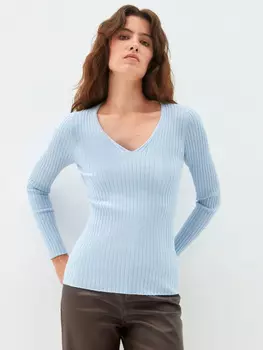 Джемпер с вырезом