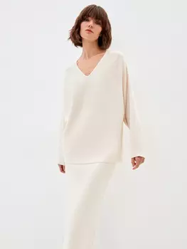 Джемпер с вырезом