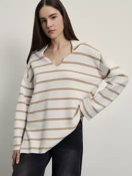 Джемпер с вырезом