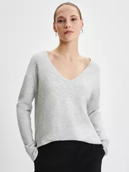 Джемпер с вырезом