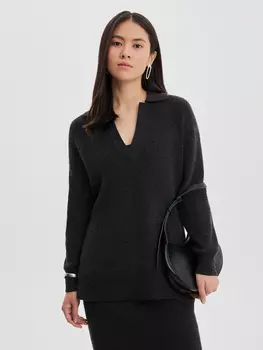 Джемпер с вырезом