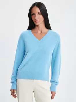 Джемпер с вырезом