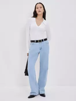 Джемпер с вырезом