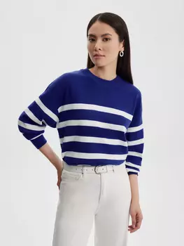 Джемпер с вырезом