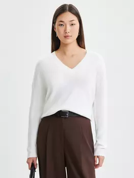 Джемпер с вырезом